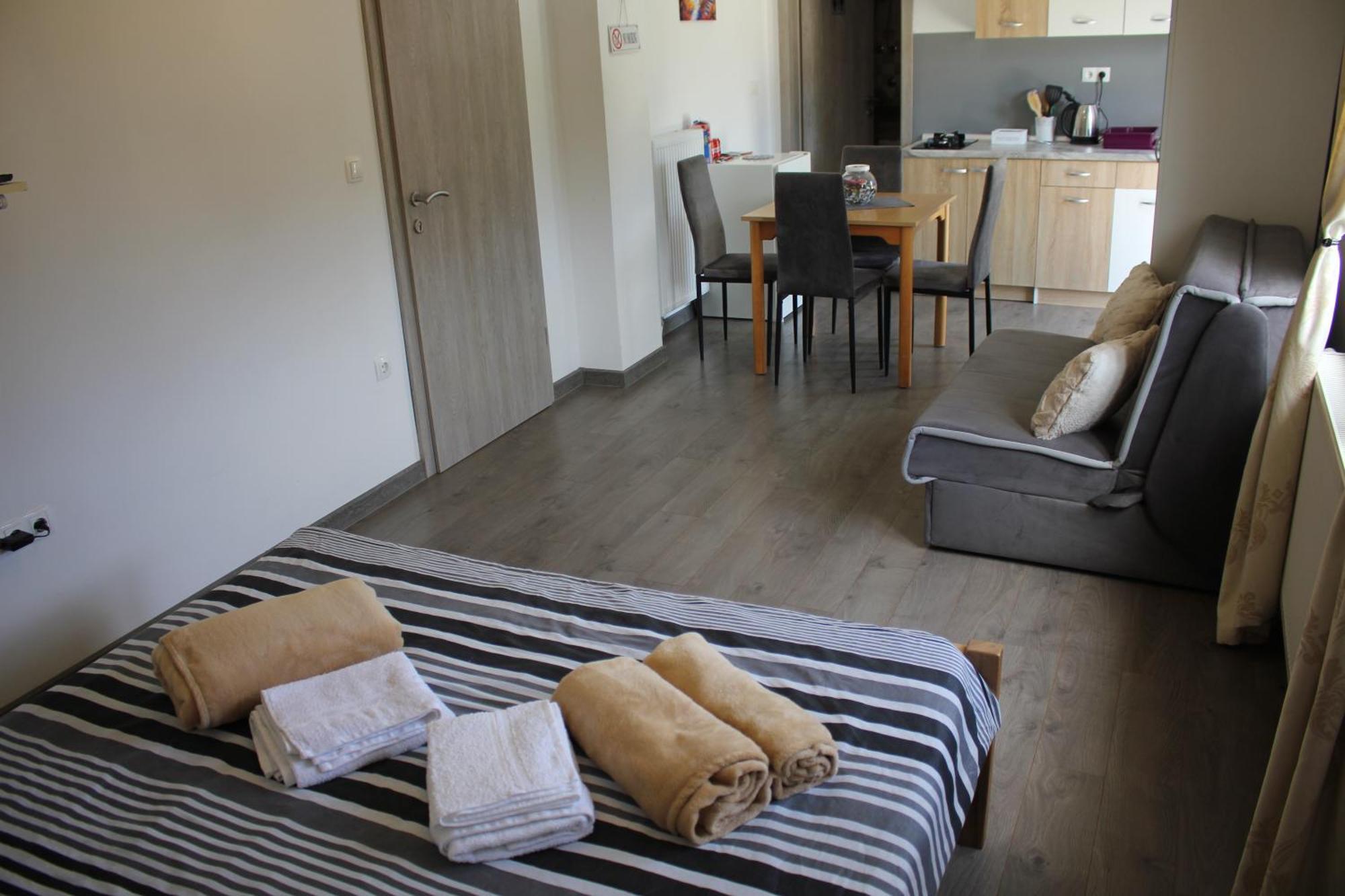 Studio Apartments Adian Korenica Kamer foto